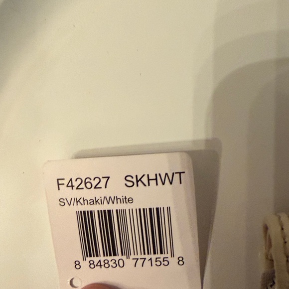 Coach signature med zip around wallet BNWT - Picture 8 of 12